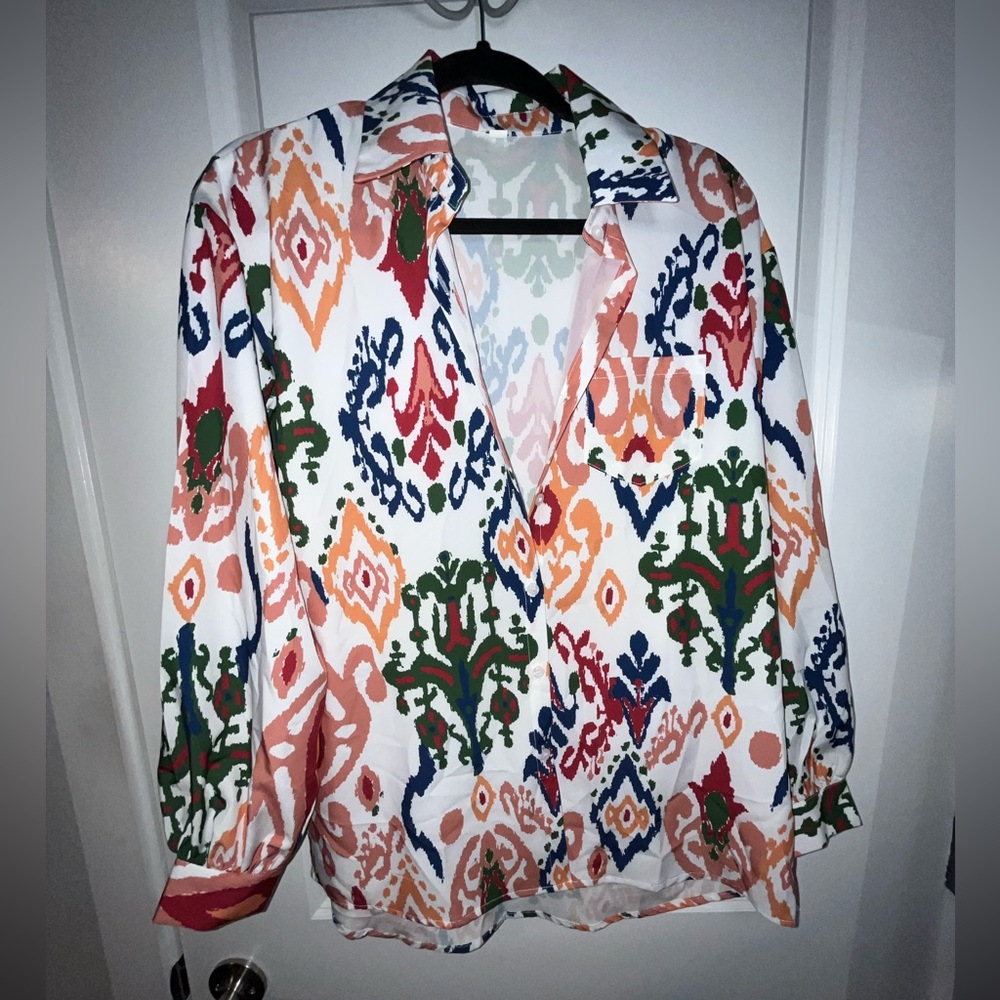 Unbranded Silk-Like Material Blouse w/ Colorful Abstract Design Size Small